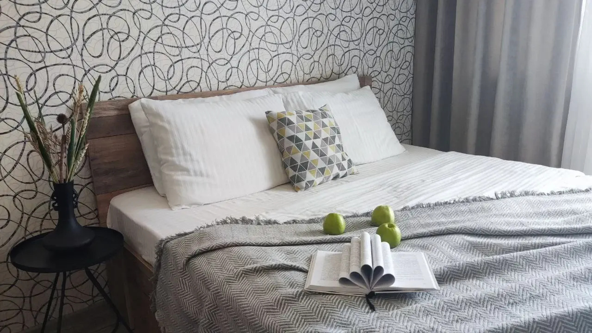 Апартаменты видовые на 14 этаже рядом ТРК Родник