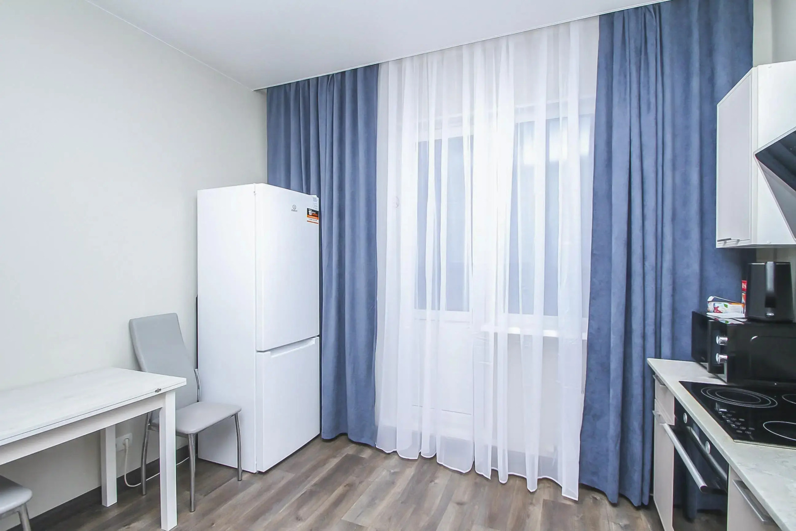 Апартаменты 1 комнатные Каролинского 9