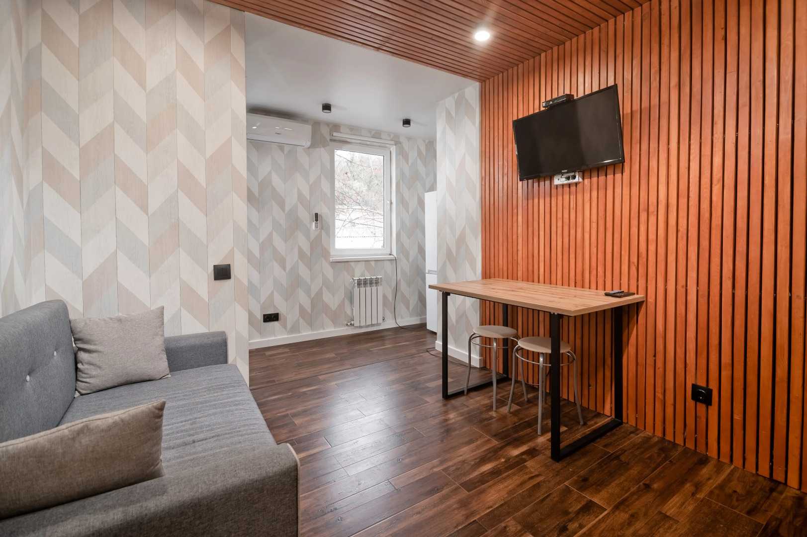 Отель Манжари