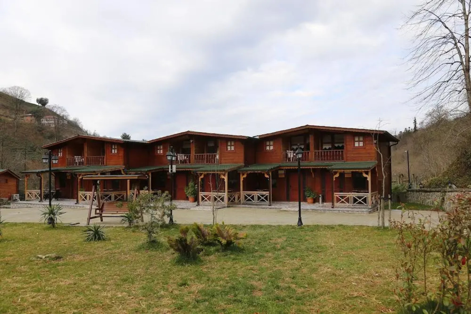 Teona Caglayan Bungalov