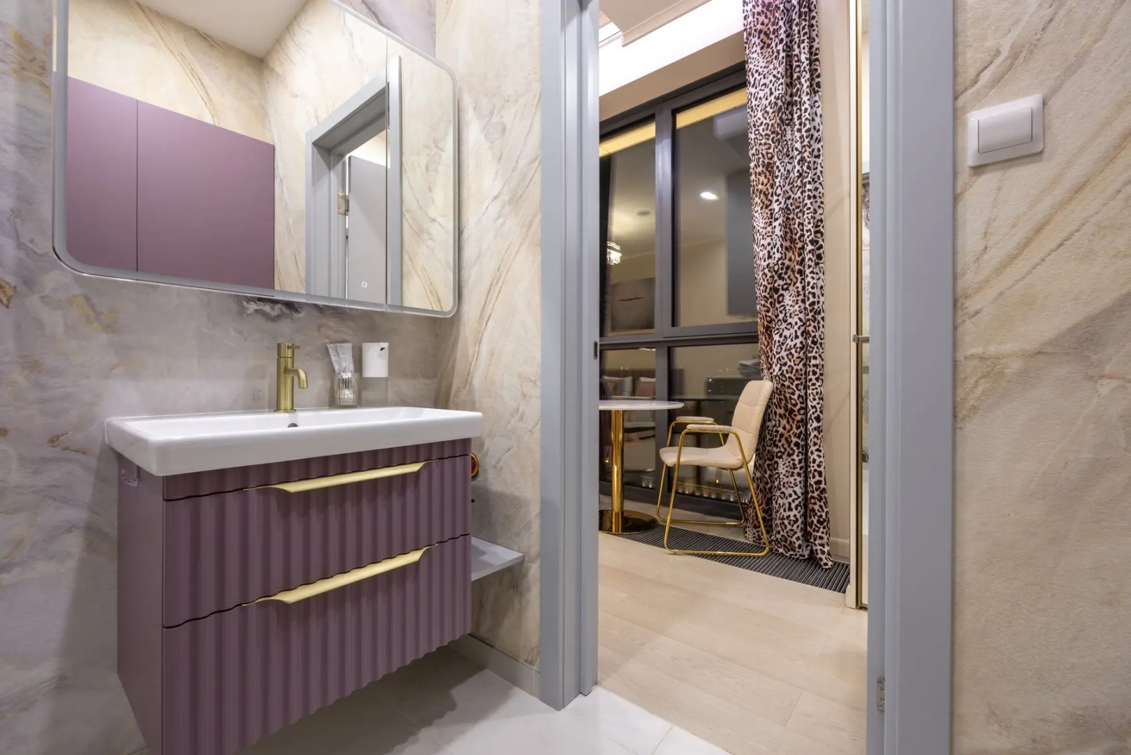 Апартаменты Алис Sun-Kissed Interiors