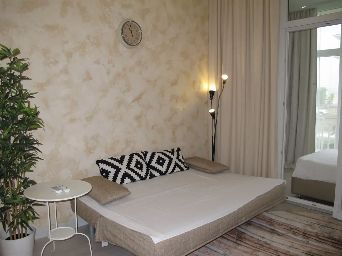 Апартаменты бульвар Надежд 6/2