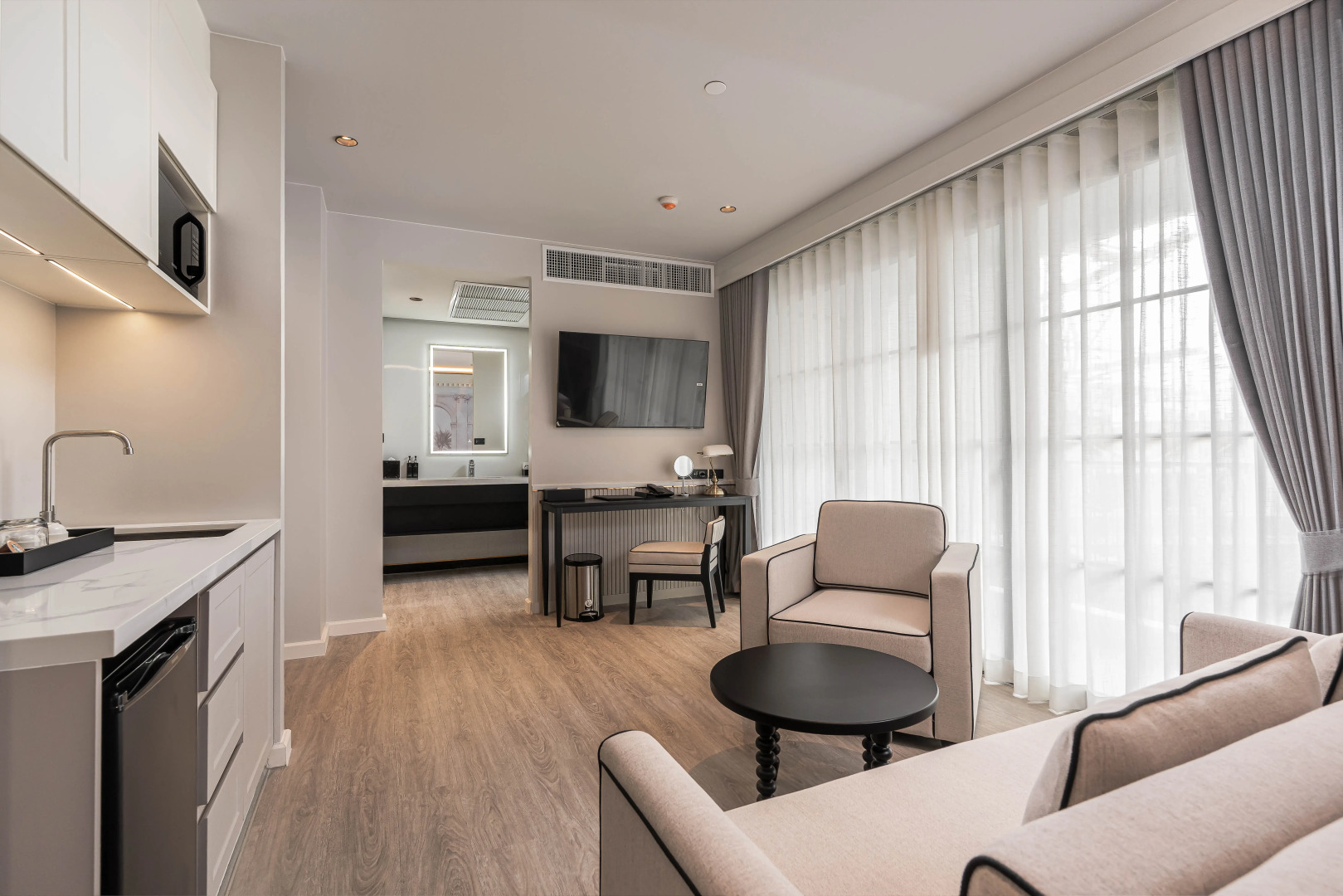 Отель Chateau Du Village Patong