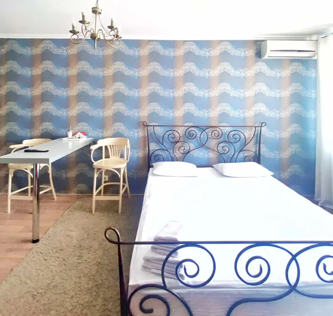 Апартаменты Золотой Шар на 70 лет Октября 2