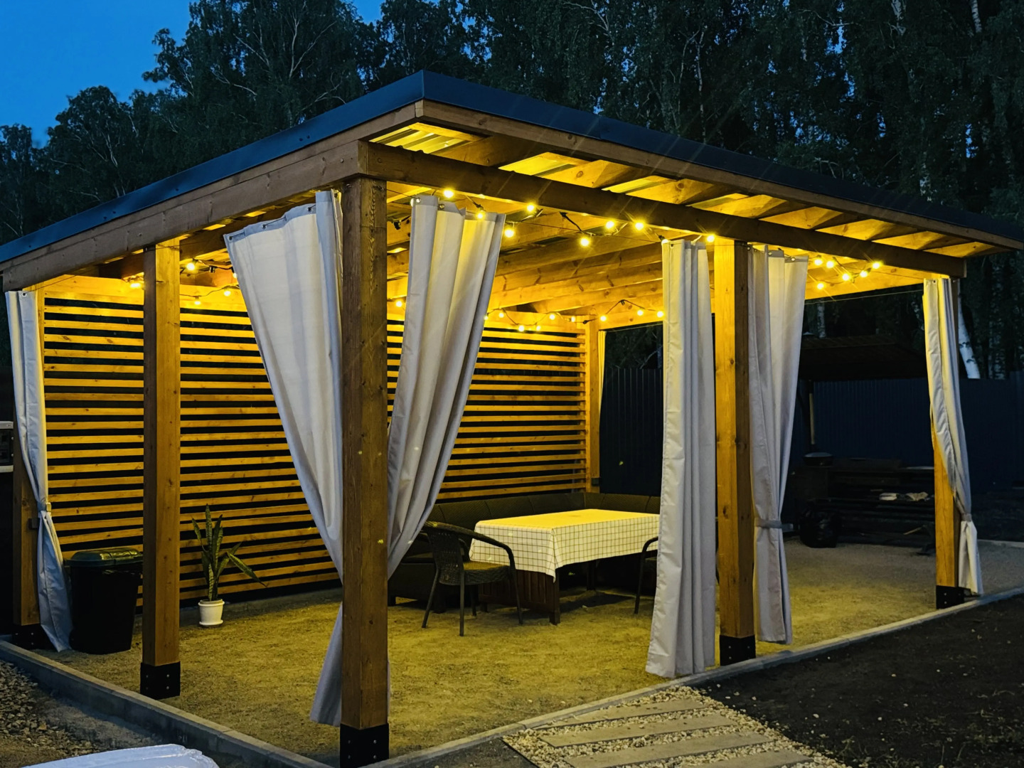 Частный дом Пpоcтopный с Панорaмными Окнaми и Кpacивым Видом