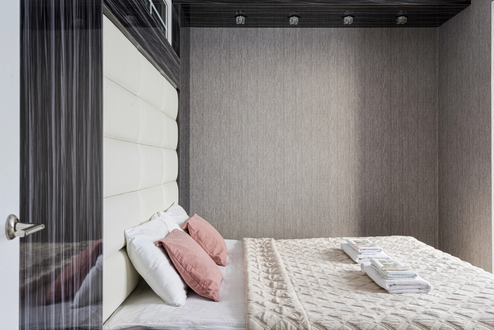 Квартира 3-к с панорамными окнами на залив от RentAp, 6 сп.мест