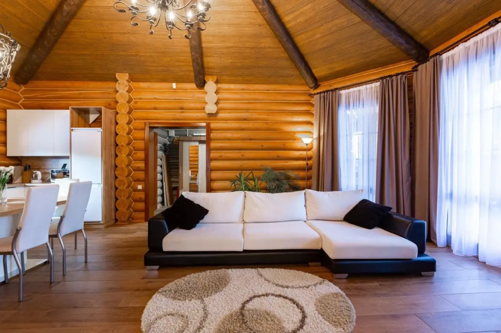 Частный Дом Избушка в Соснах с Бассейном и Хамамом