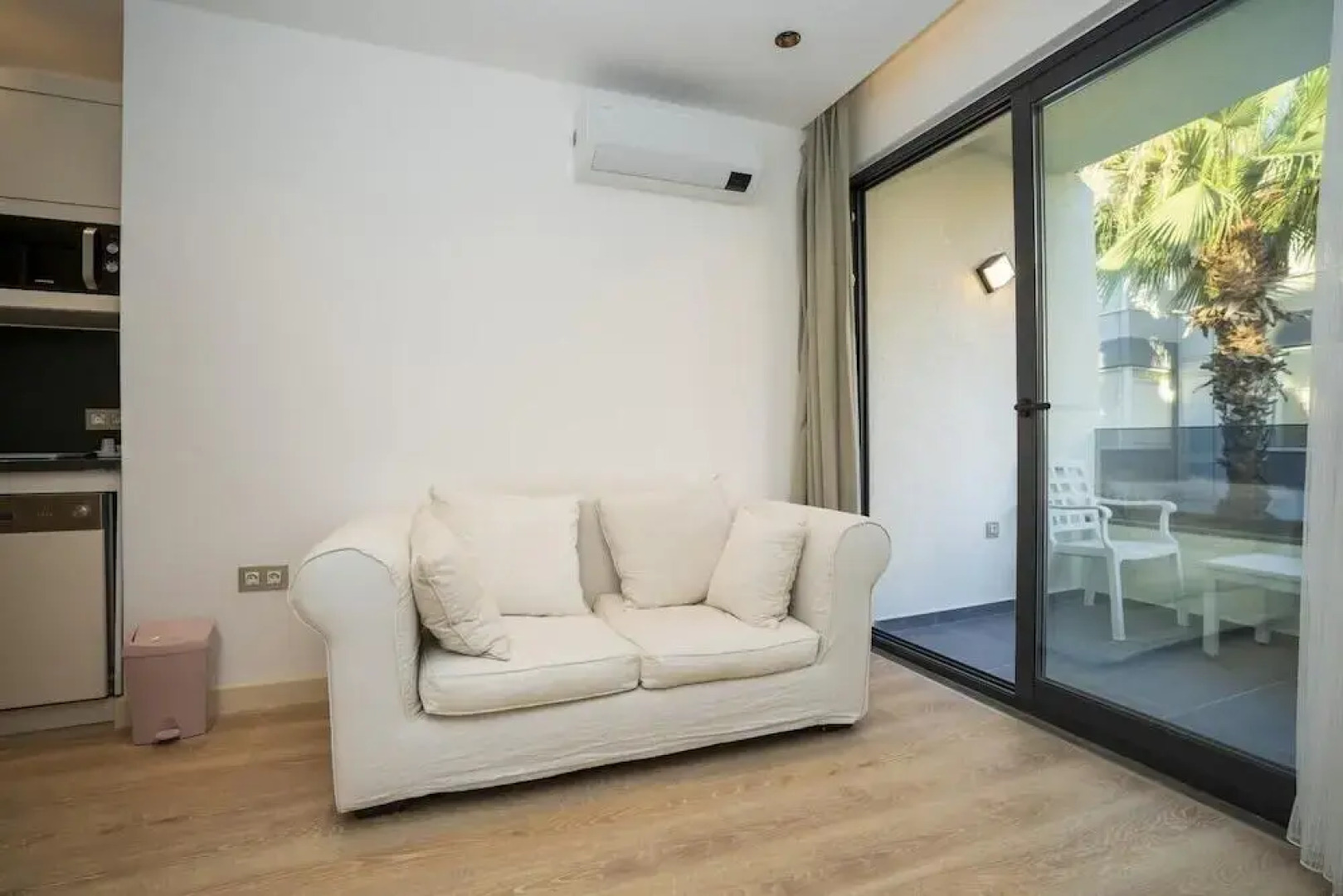 Апарт-отель Channel Suites