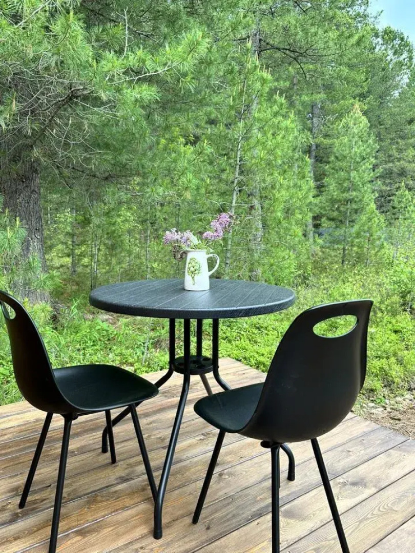 Частный Дом в Окружении Кедpового Леса со Своей Террасой и Мангальной Зоной