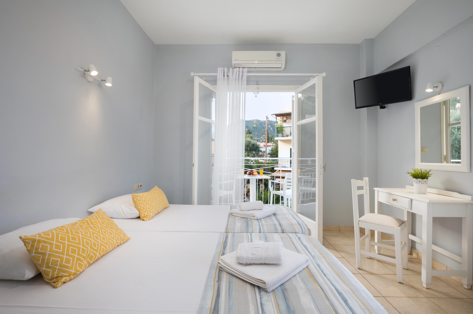 Отель Bella Vista Beach Hotel And Studios- Corfu Benitses