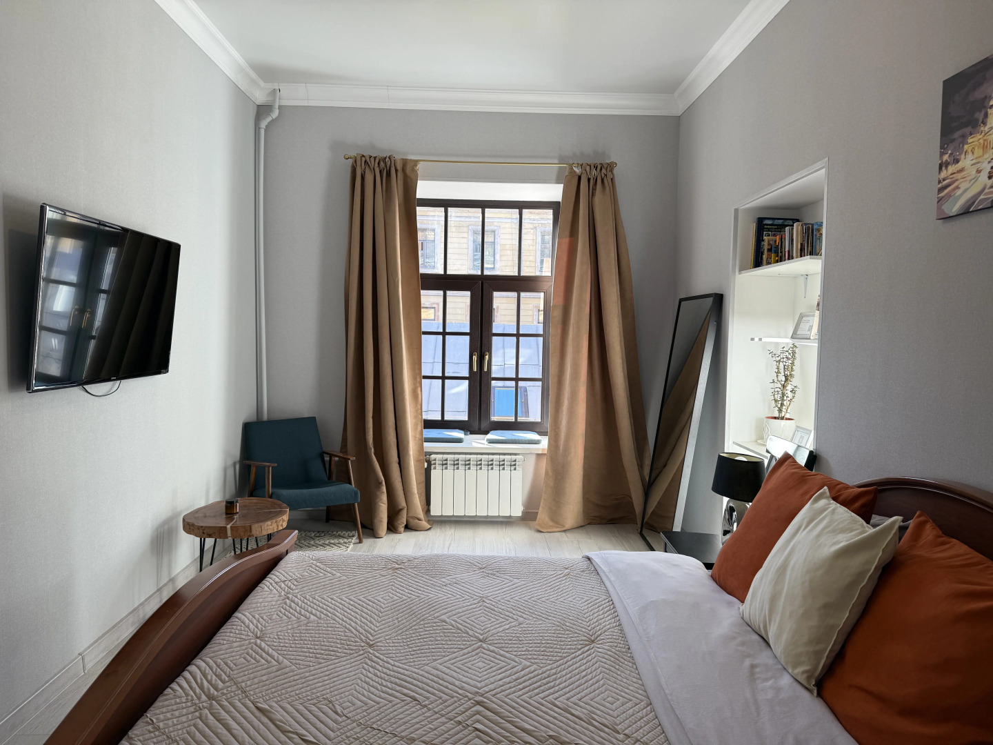 Квартира Orlov House с видом на крыши Петербурга