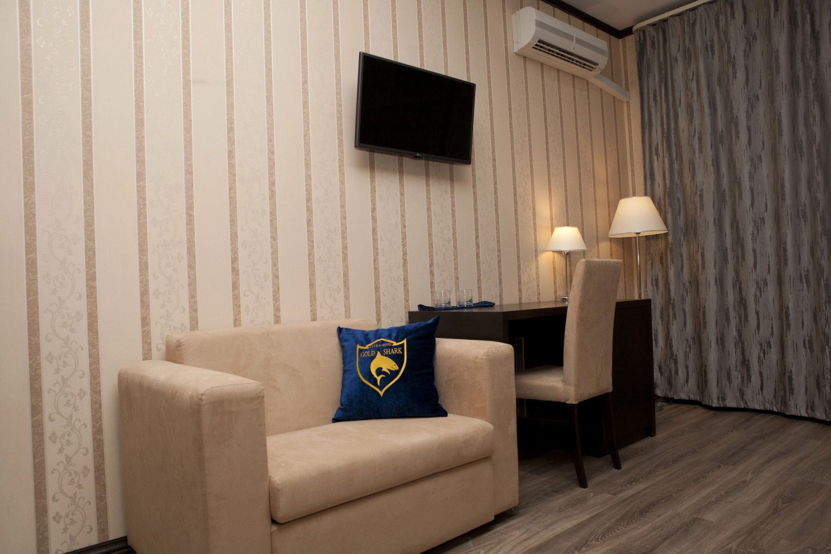 Отель Gold Shark