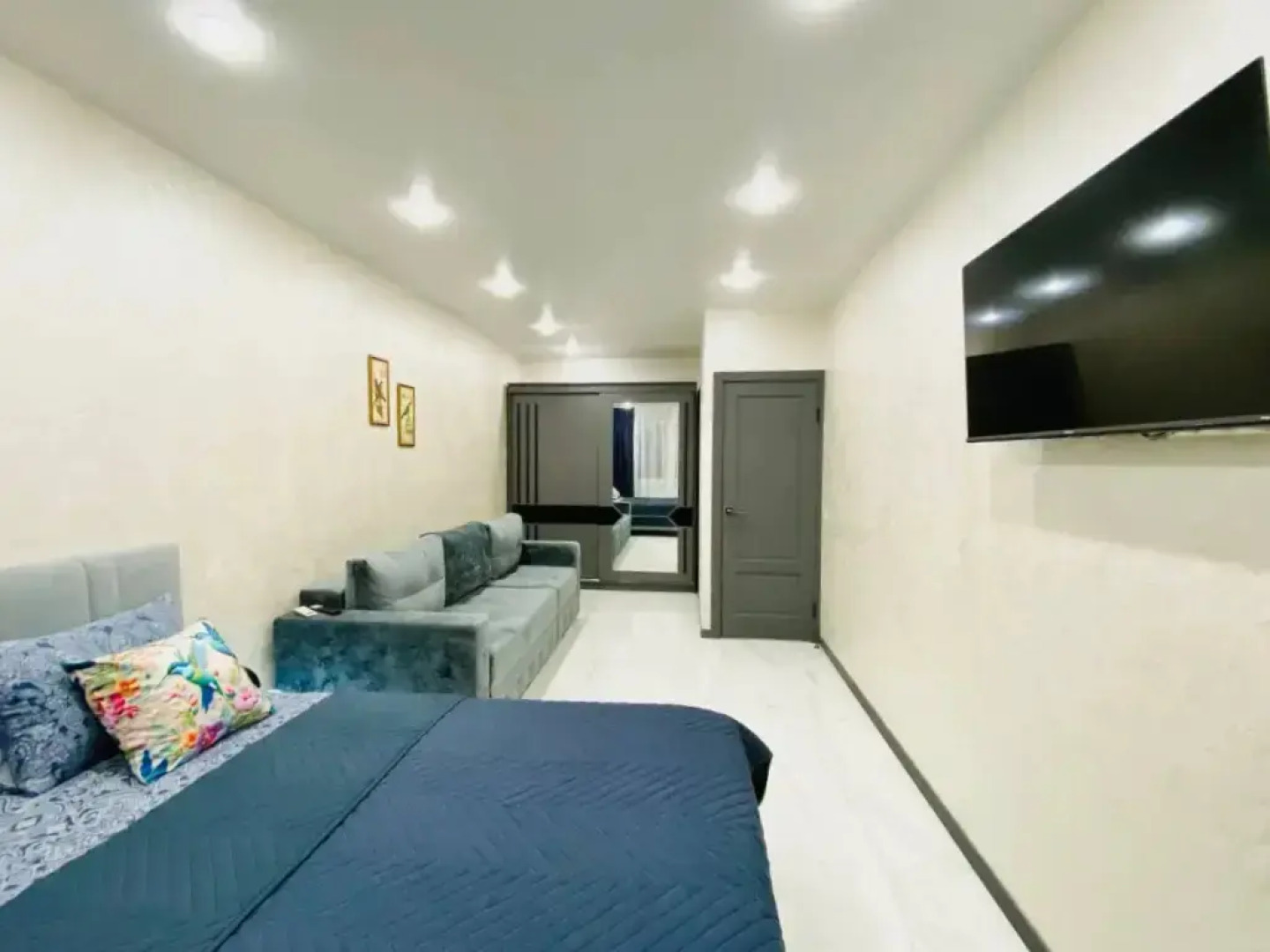 Квартира Люкс Королевский синий