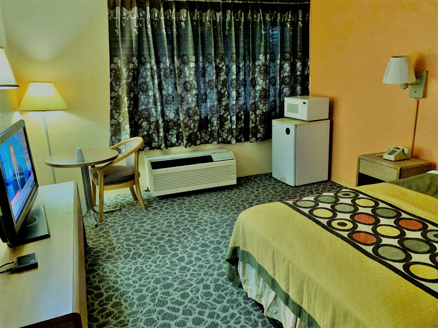 Отель Red carpet Inn & Suites