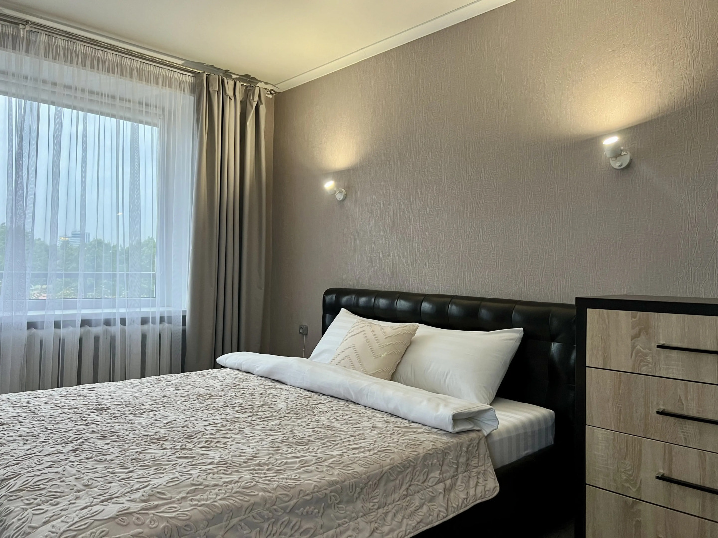 Квартира 2-комнатная Zoya-Apart у острова Канта с видом на реку и Кафедральный собор