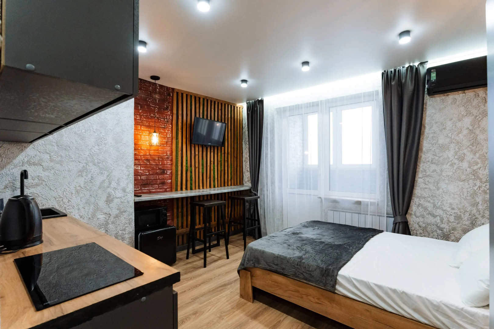 Квартира Уютная студия с дизайнерским ремонтом