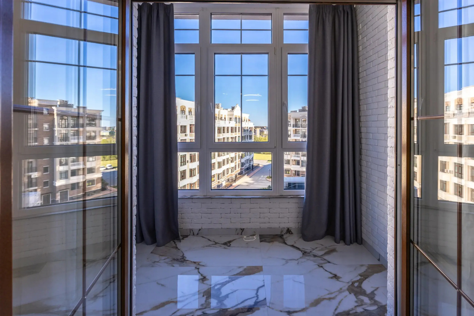 2 - к Апартаменты с прямым видом на море | 1 линия