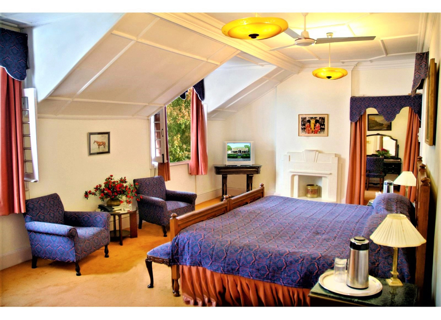 Отель WelcomHeritage Taragarh Palace