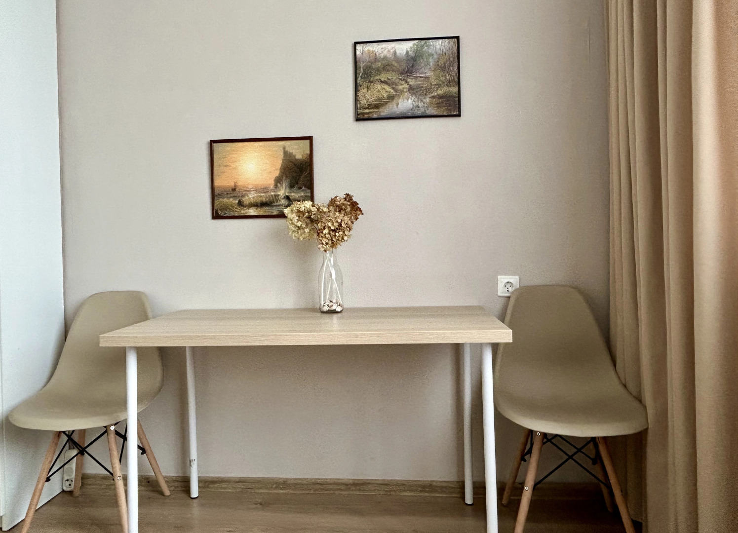 Апартаменты Акварели двухкомнатные рядом с ТЦ Июнь