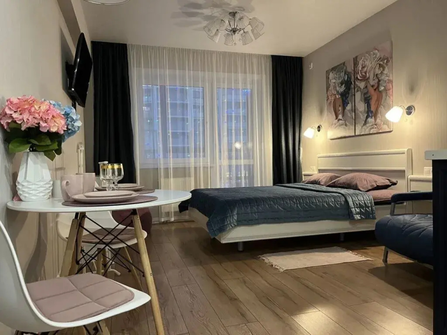 Апартаменты Бархат с балконом в центре города