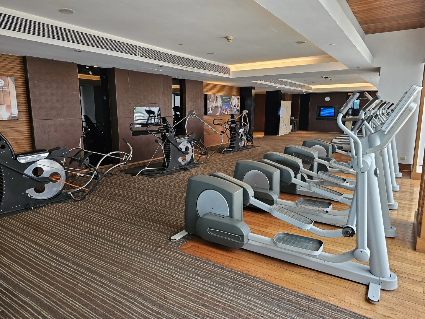 Отель Column Bangkok Hotel