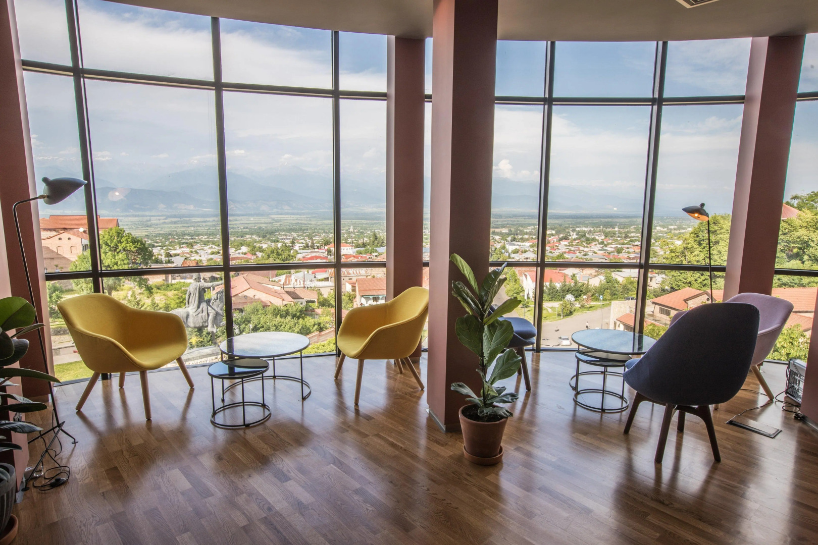 Отель Holiday Inn Telavi, an IHG Hotel