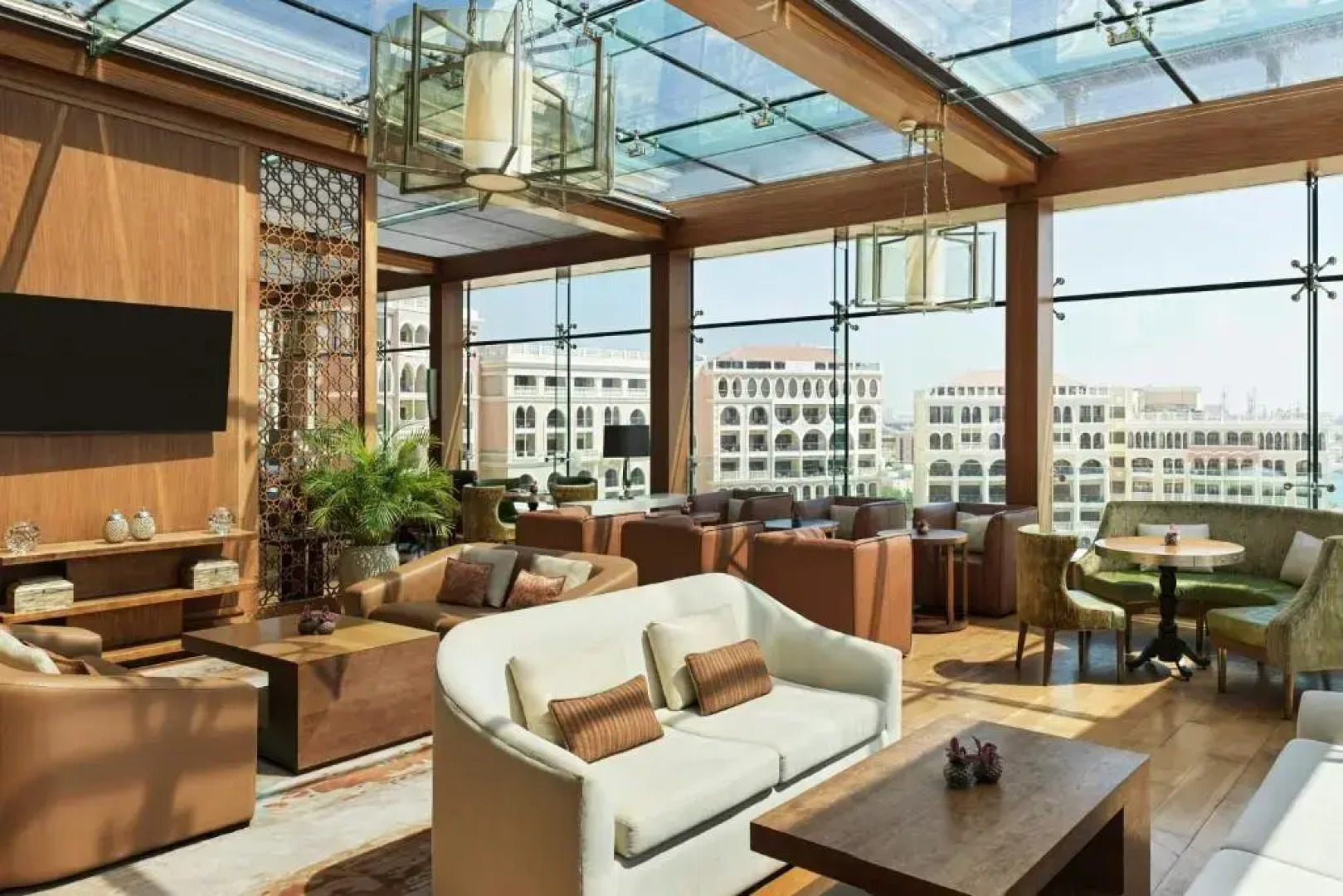 Отель The Ritz-Carlton Abu Dhabi, Grand Canal