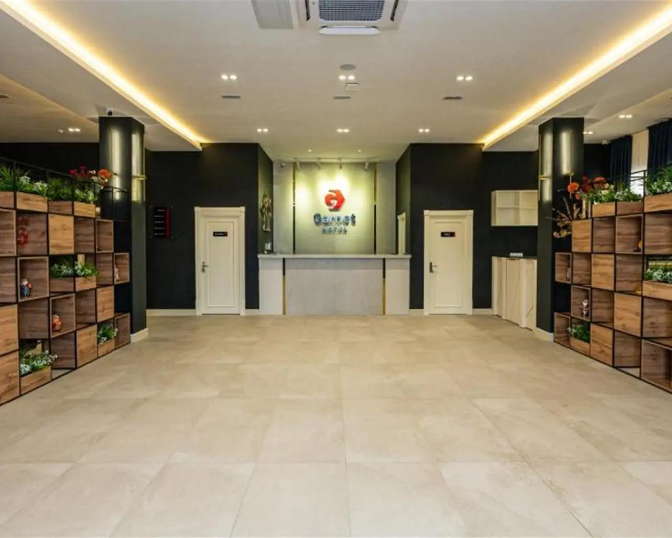 Отель Garnet Mir