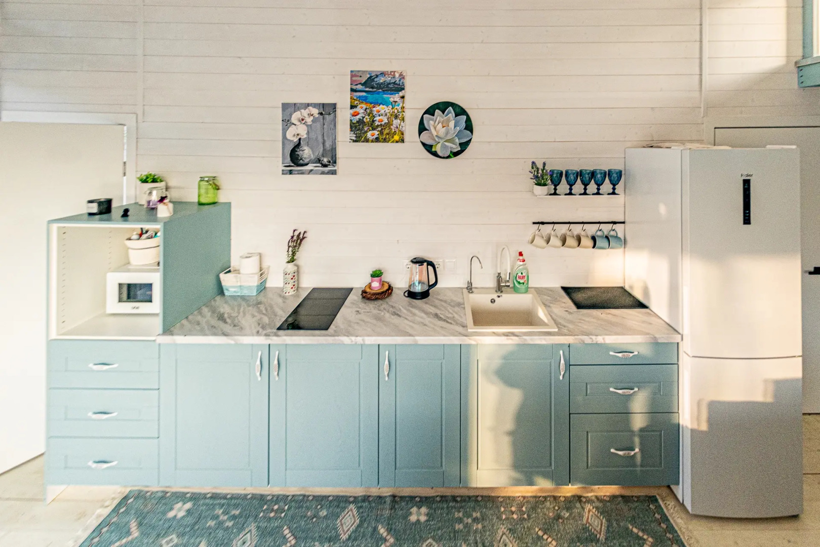 Частный дом У реки в горах