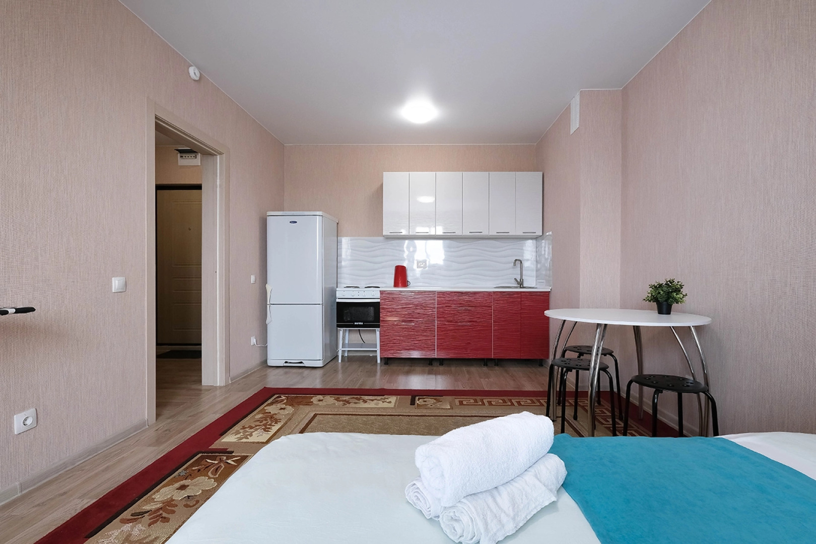 Квартира уютная на Титова 255/2