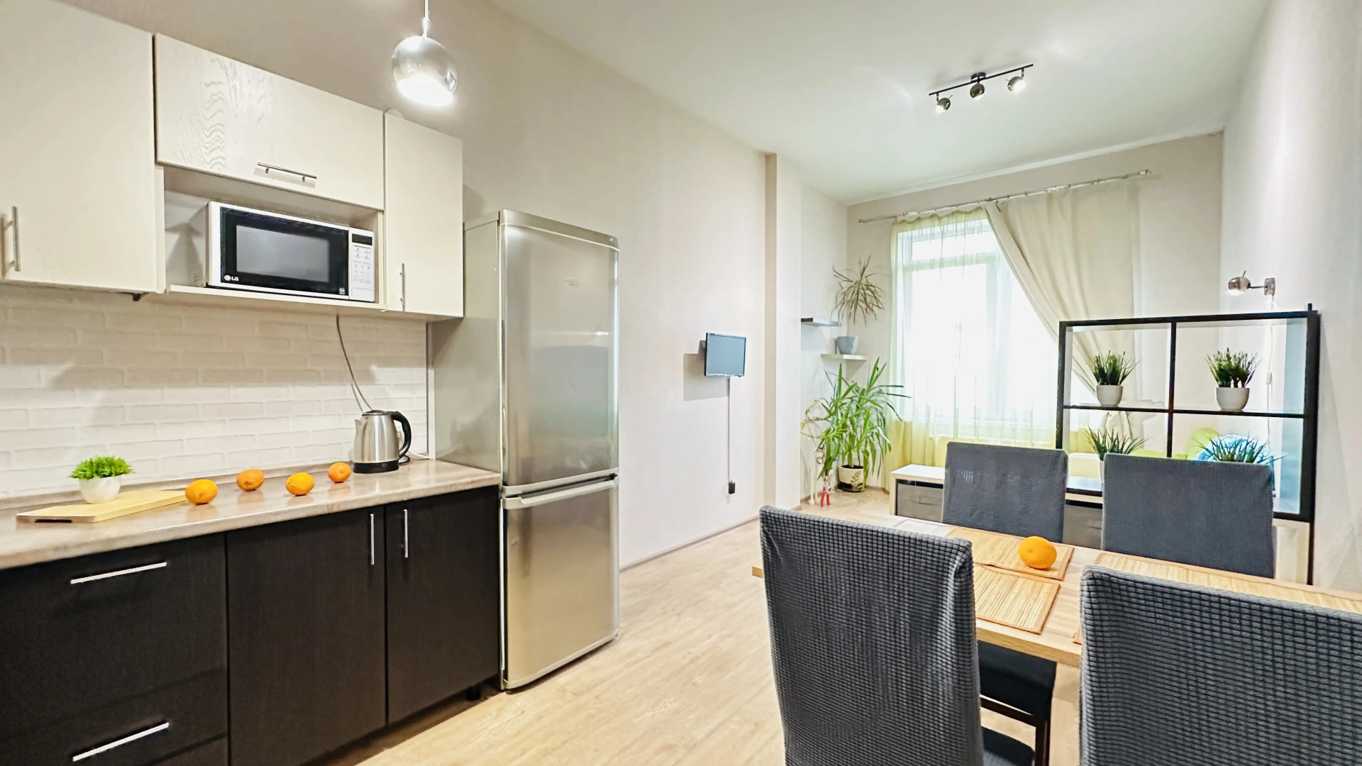 Квартира Уютная Евро-двухкомнатная на 25 этаже