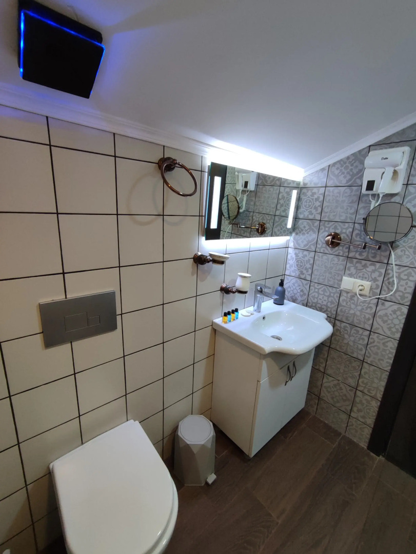 Отель TJ GARDENS