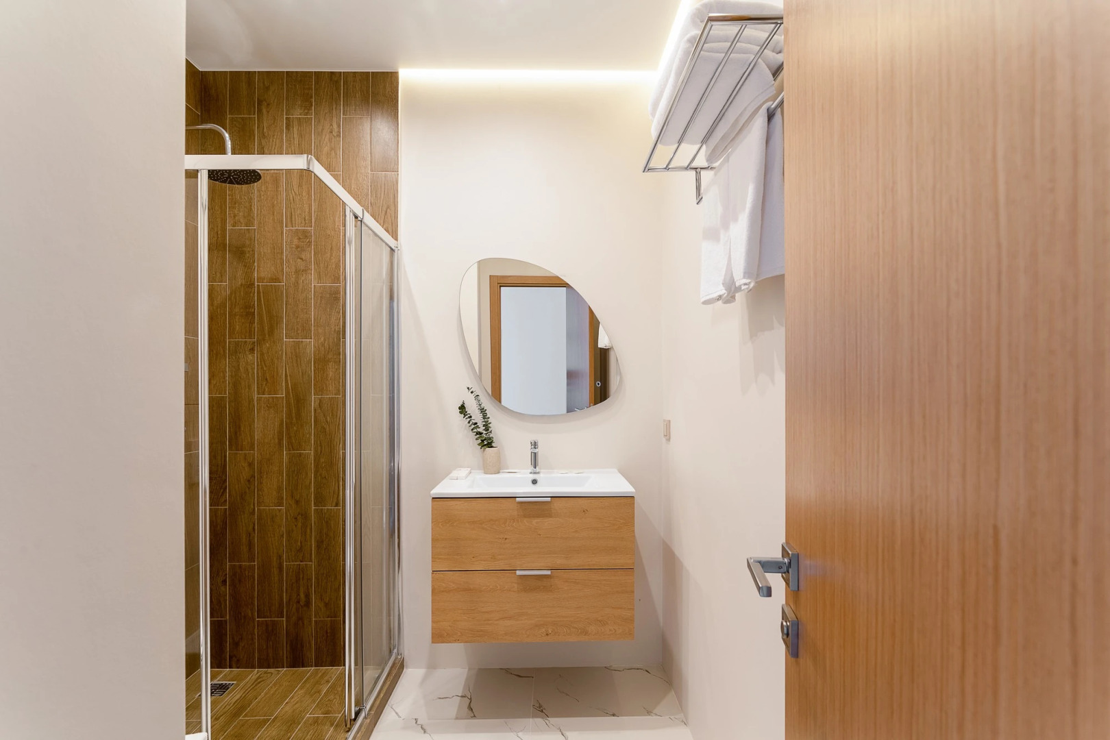 Отель Kinney Sea View