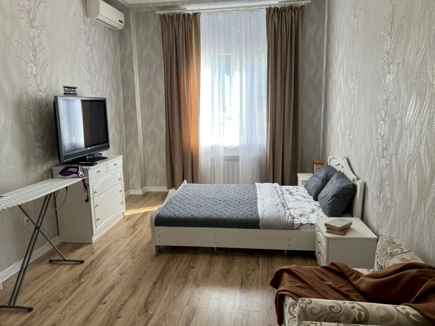 Апартаменты 332 Двухкомнатные Крымская 21