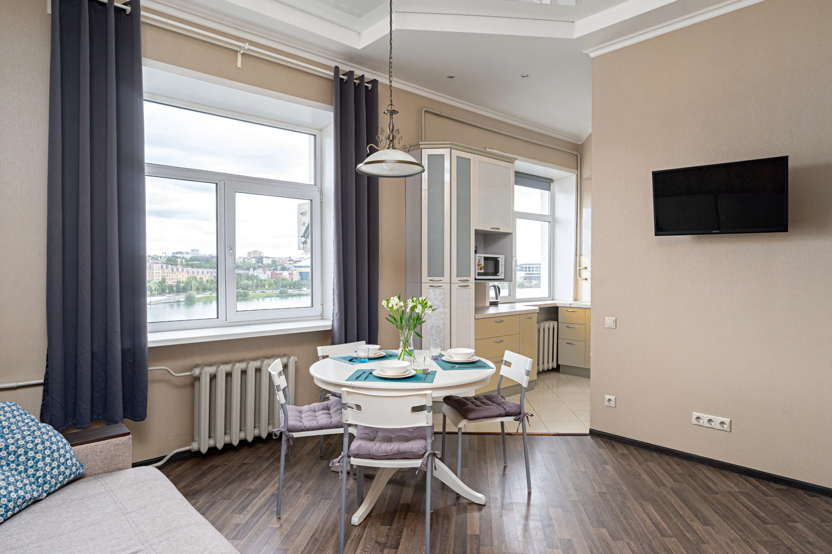 Апартаменты с Видом на Театр Камала