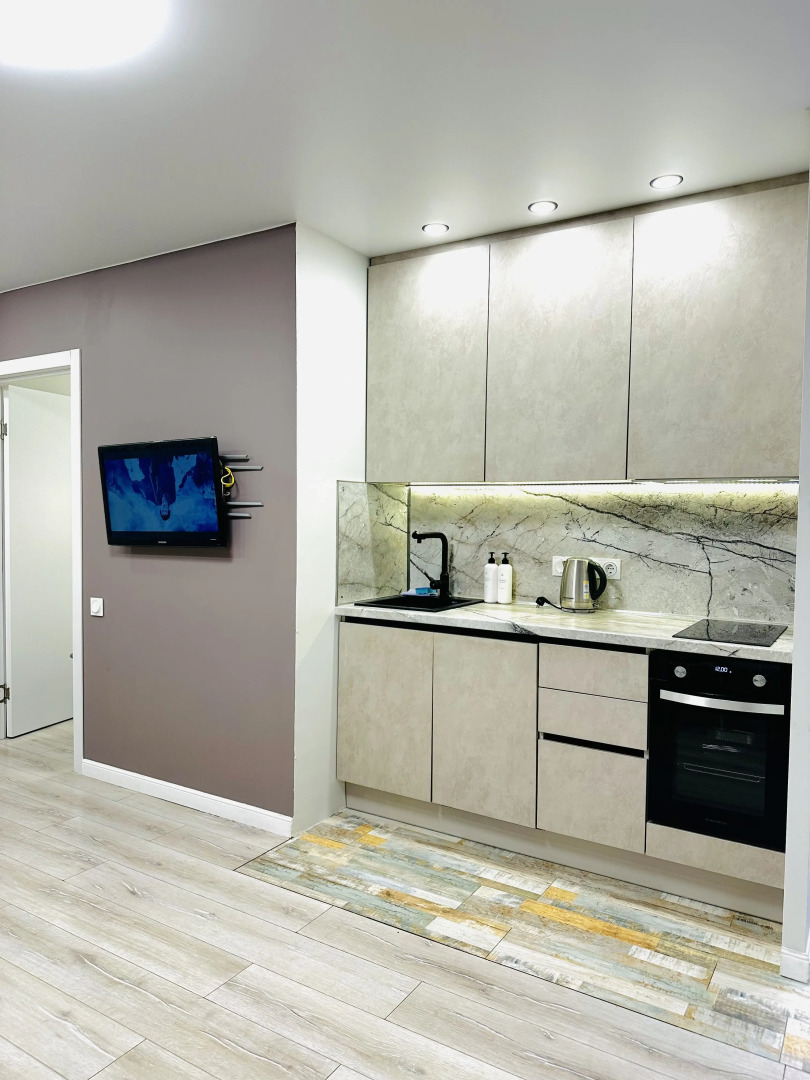 Квартира с дизайнерским ремонтом рядом с ИРНИТу