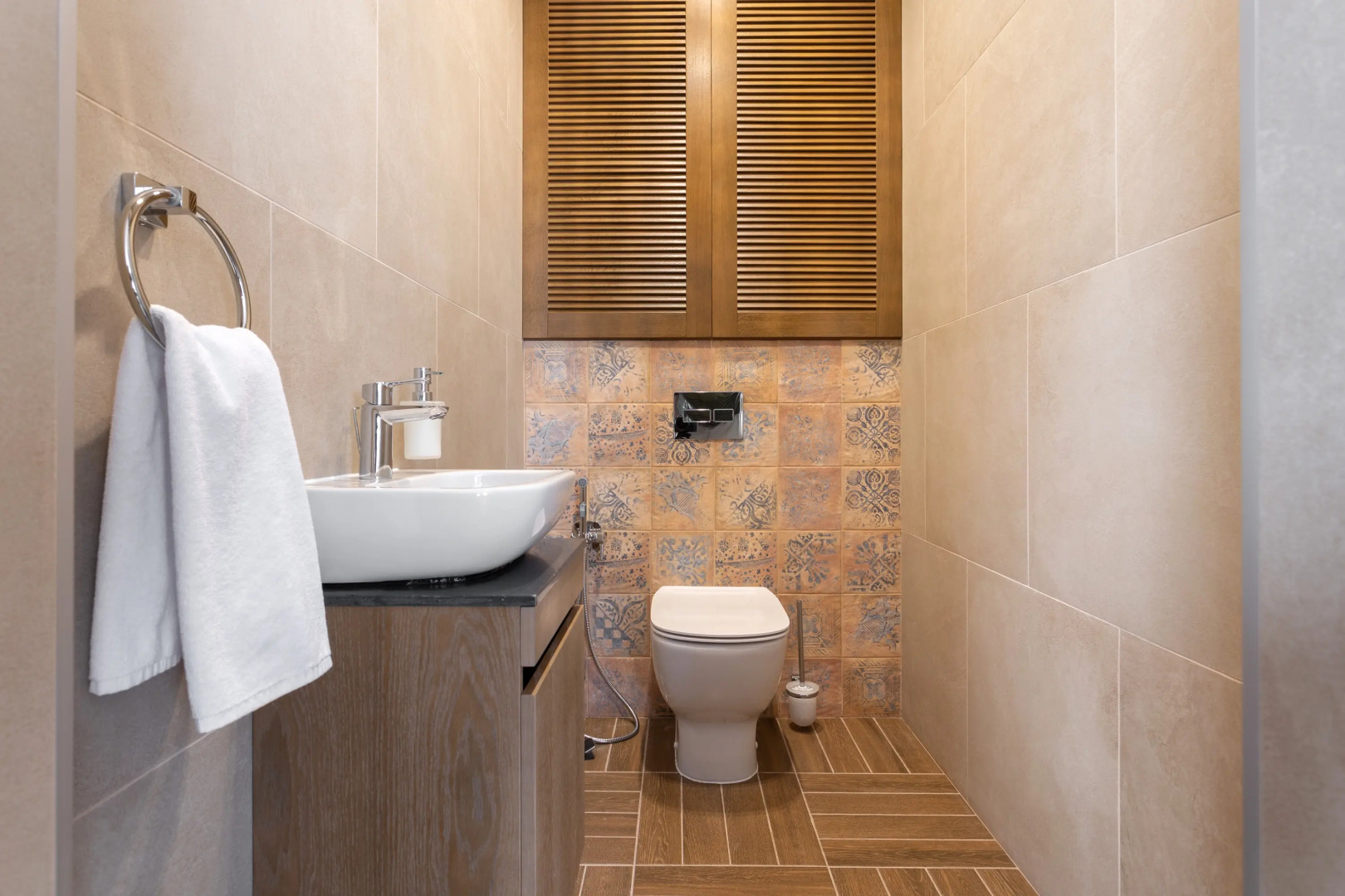 Отель Leon Estate