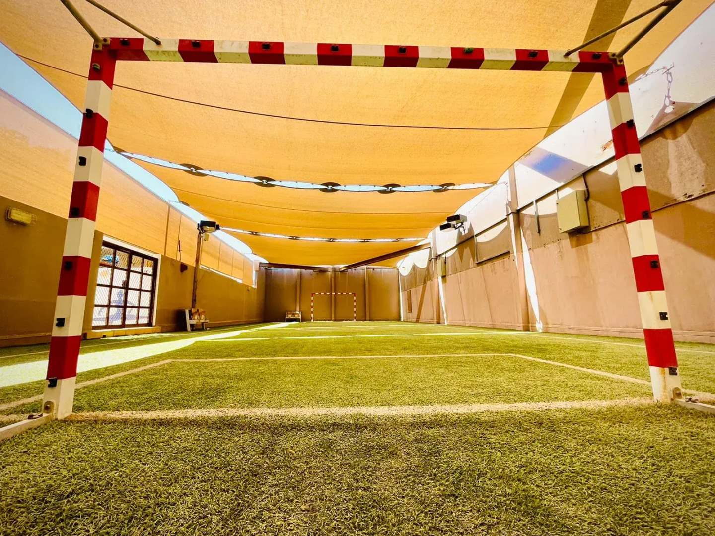 Отель Two Seasons Hotel & Apartments