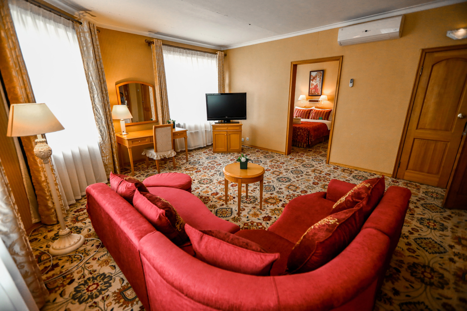 Отель Континентал