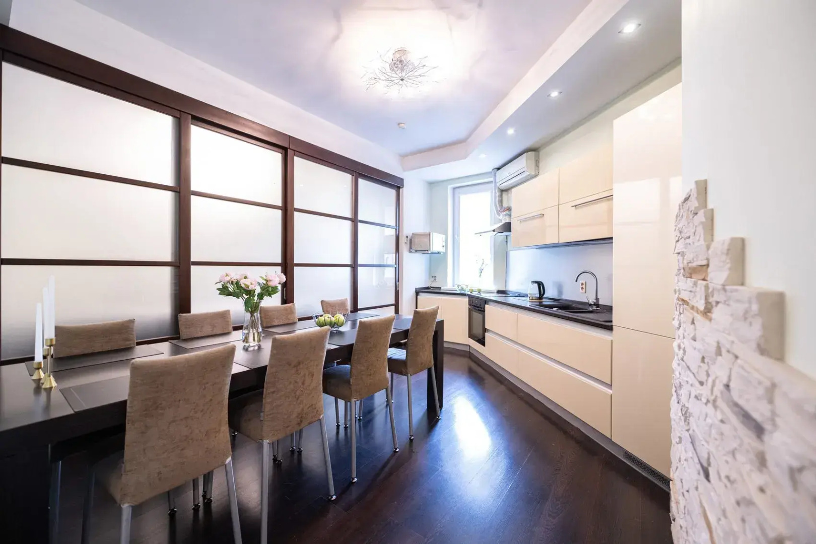 Апартаменты Пять Звёзд Большая с Кондиционерами и камином