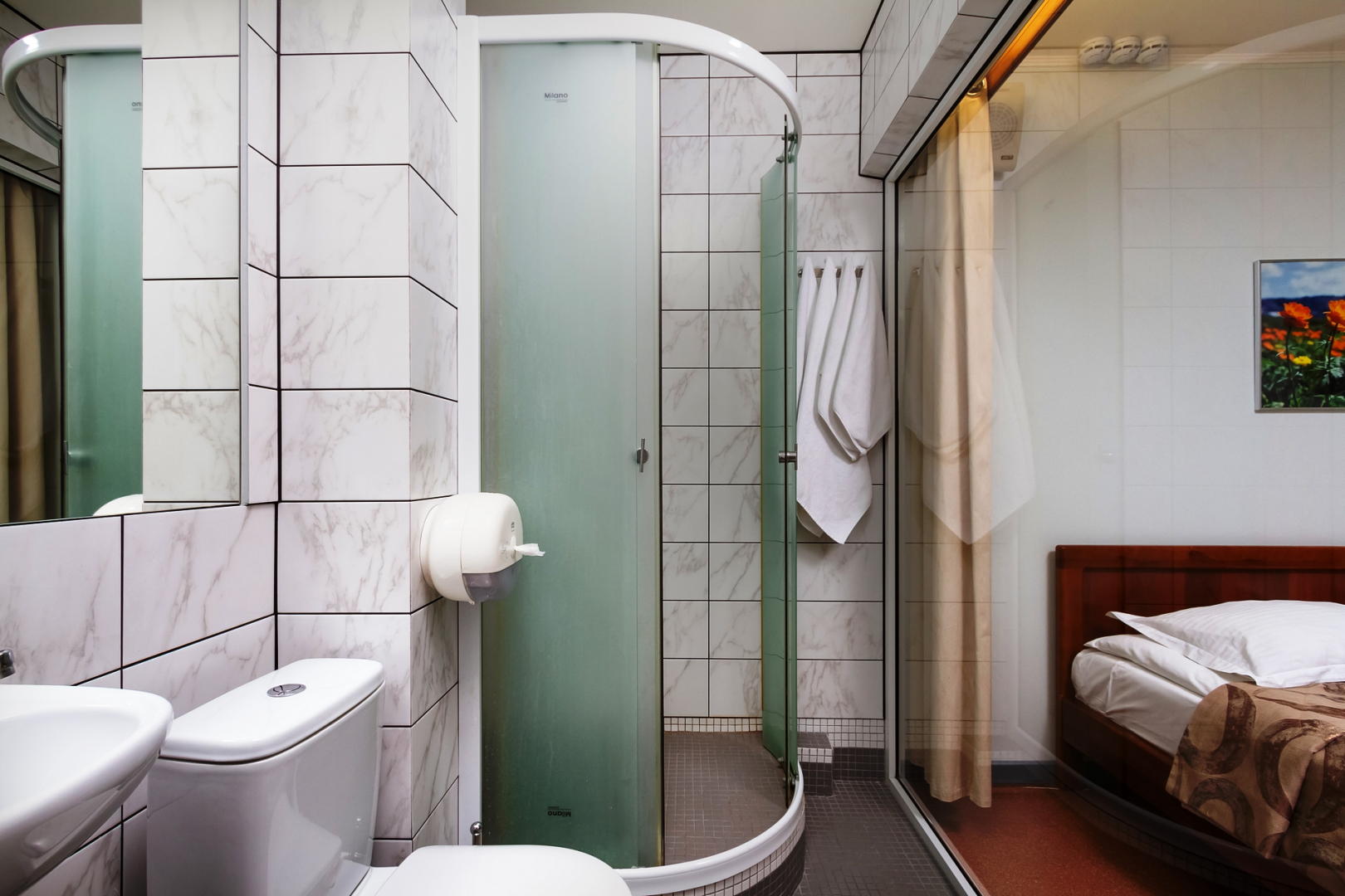 Отель Дискавери