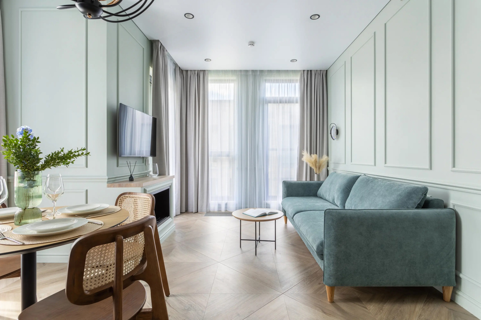 Отель Leon Estate