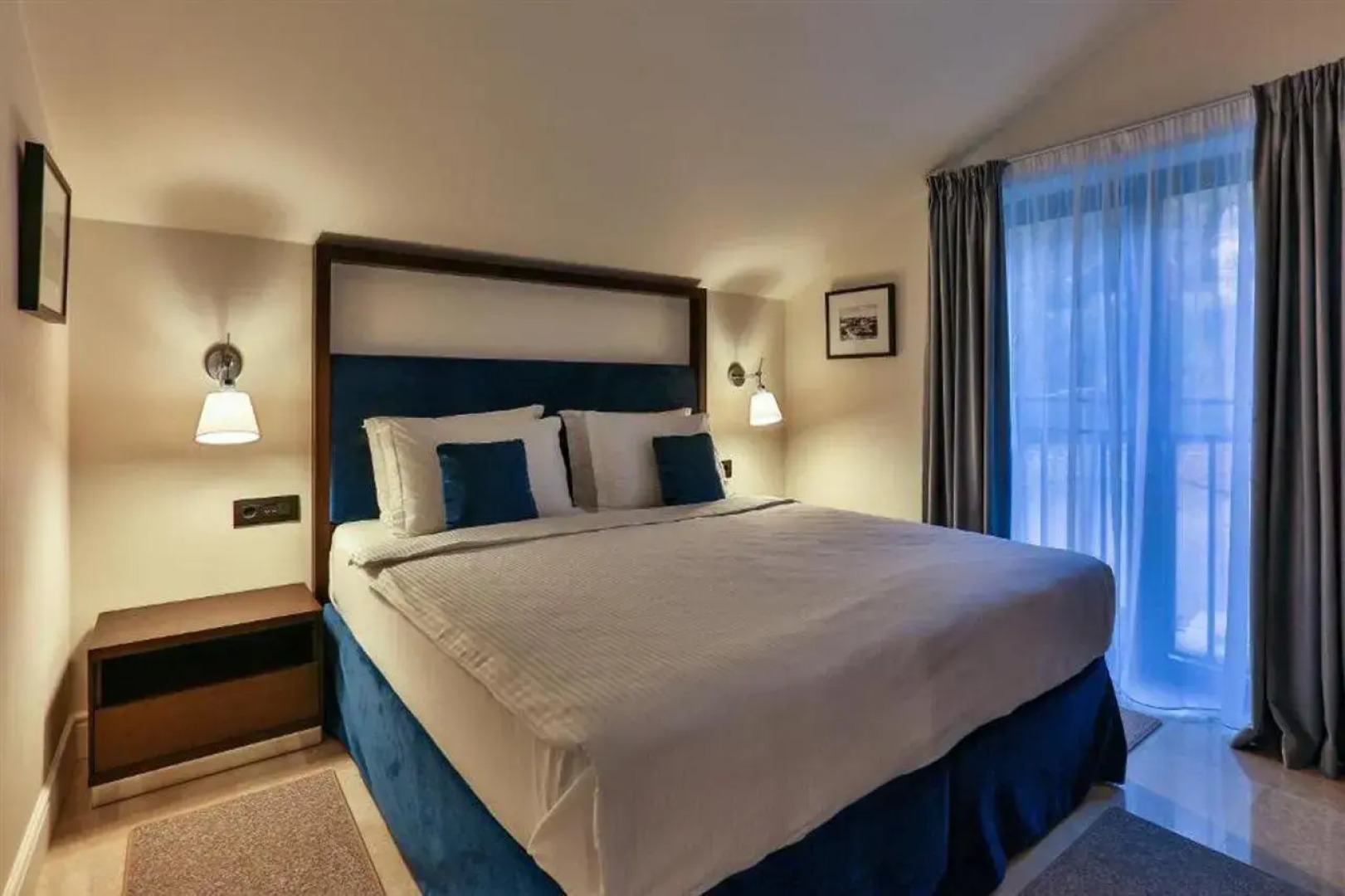 Отель California by Aycon