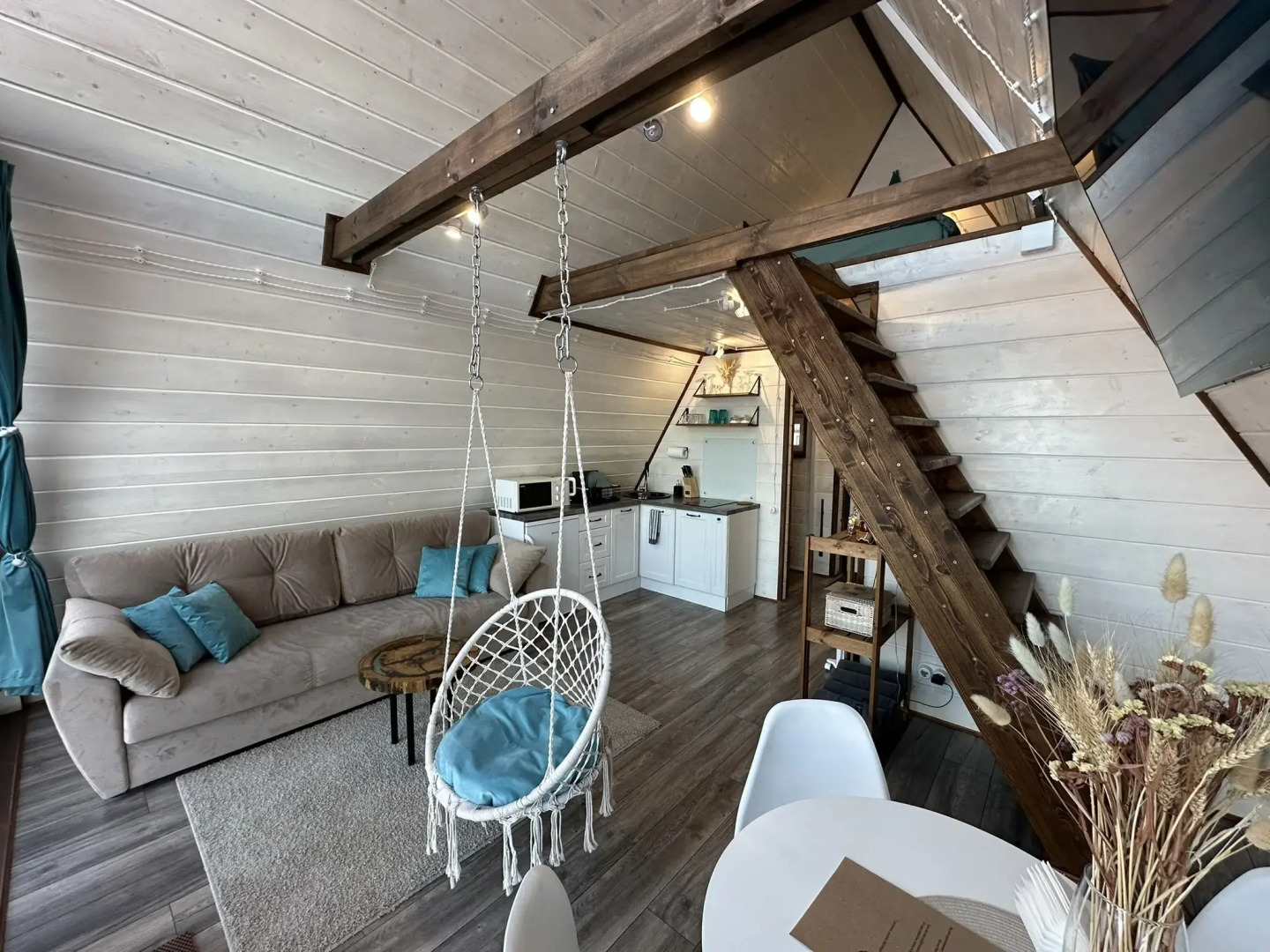 Частный дом Над Рекой с видом на Озеро