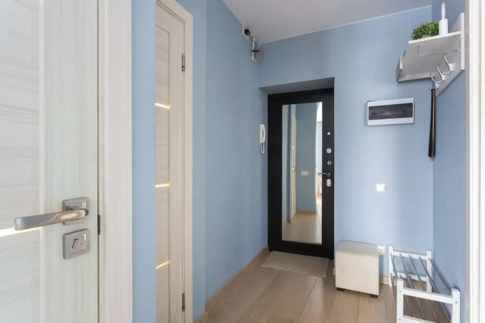 Апартаменты двухкомнатные с Видом на Привокзальную Площадь Hygge Karelia