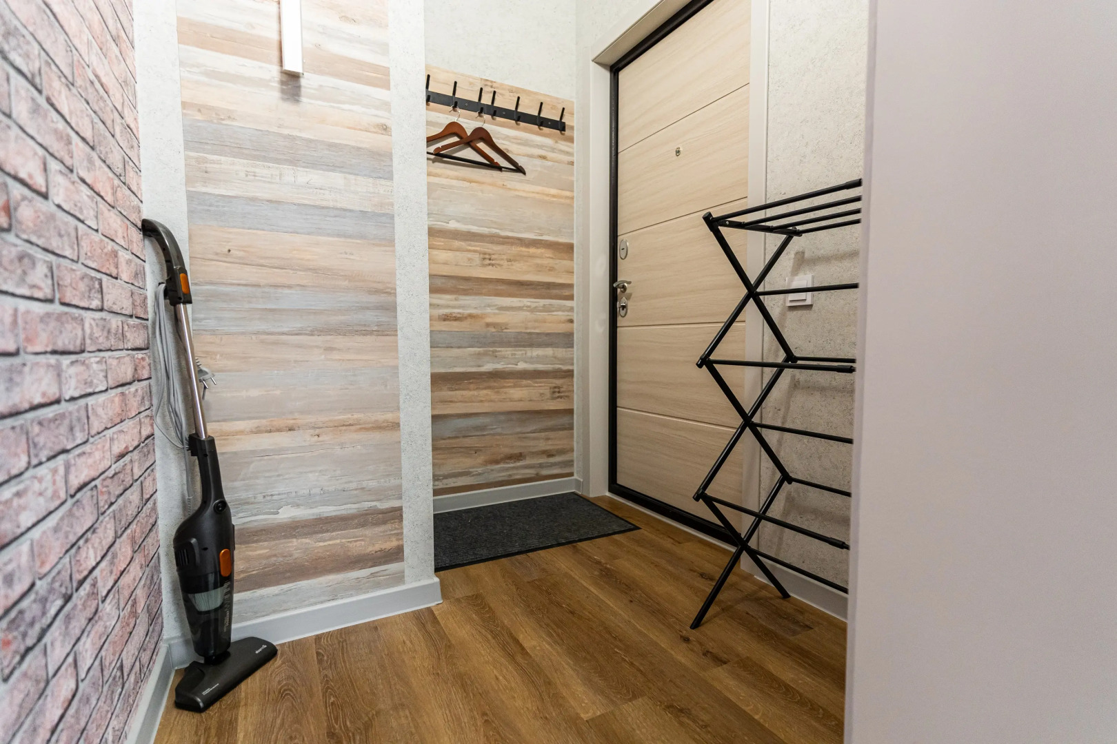 Апартаменты в Нoвоpоccийcкe c Дизaйнерcким Рeмoнтoм 2