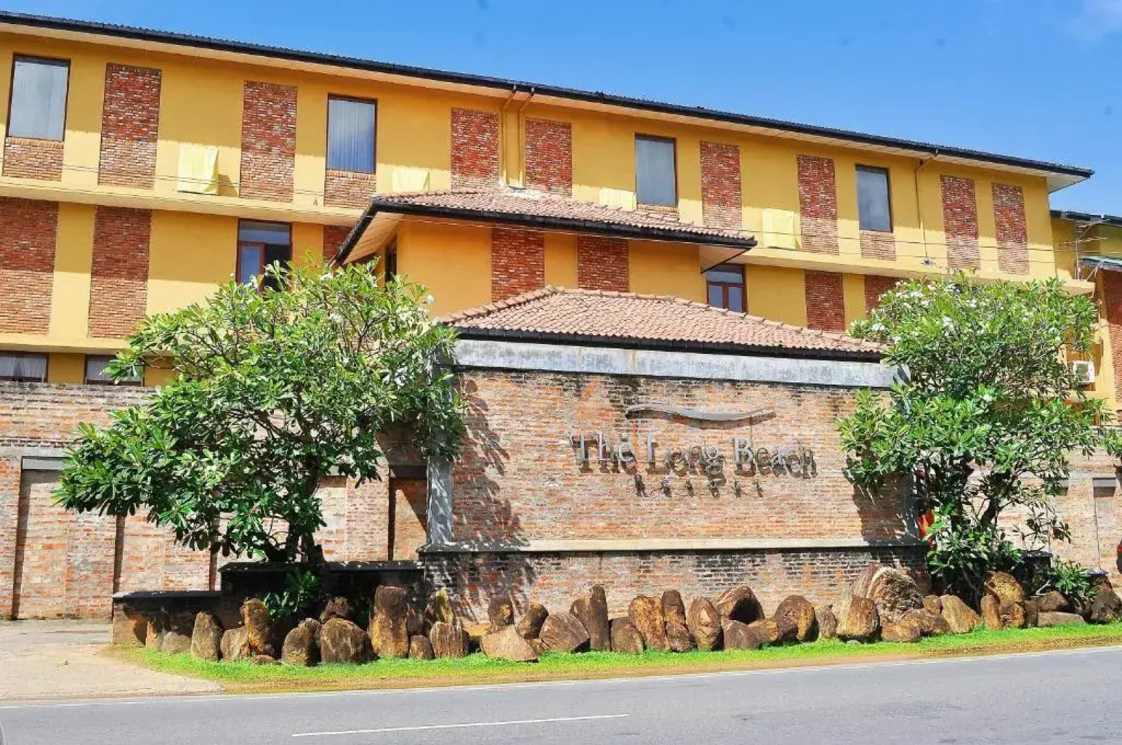 Отель The Long Beach