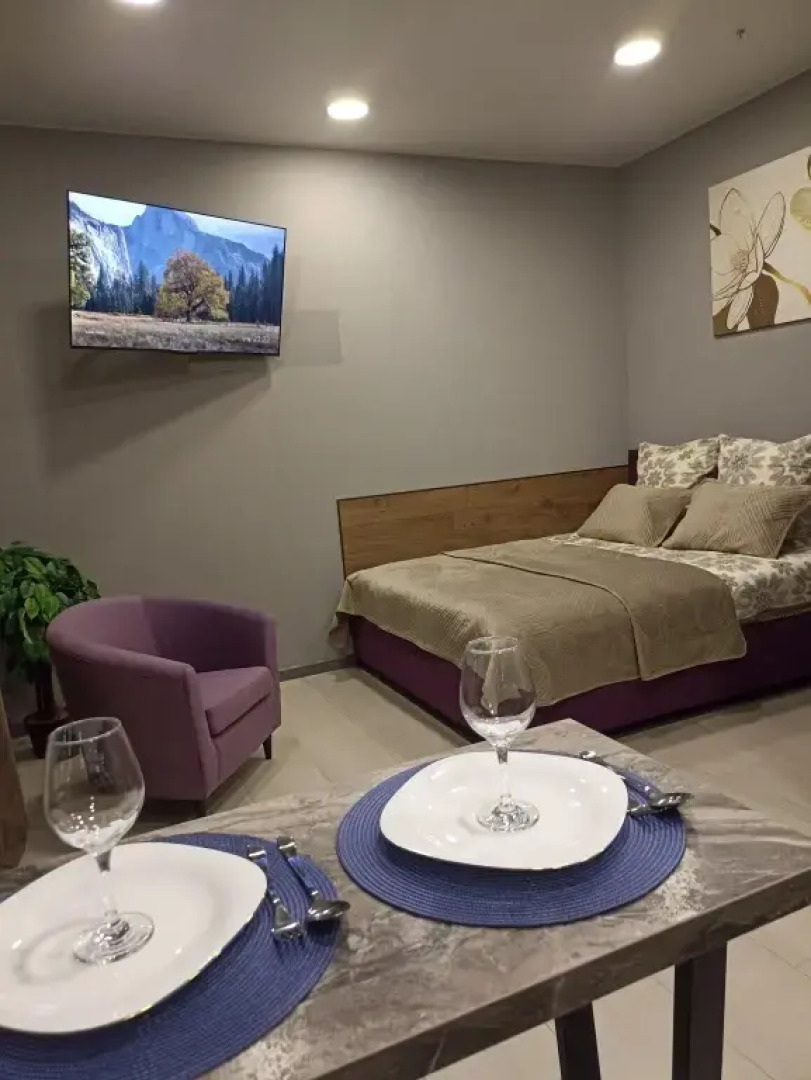 Апартаменты на набережной сети «Все в гости» на ул. Батурина, 27