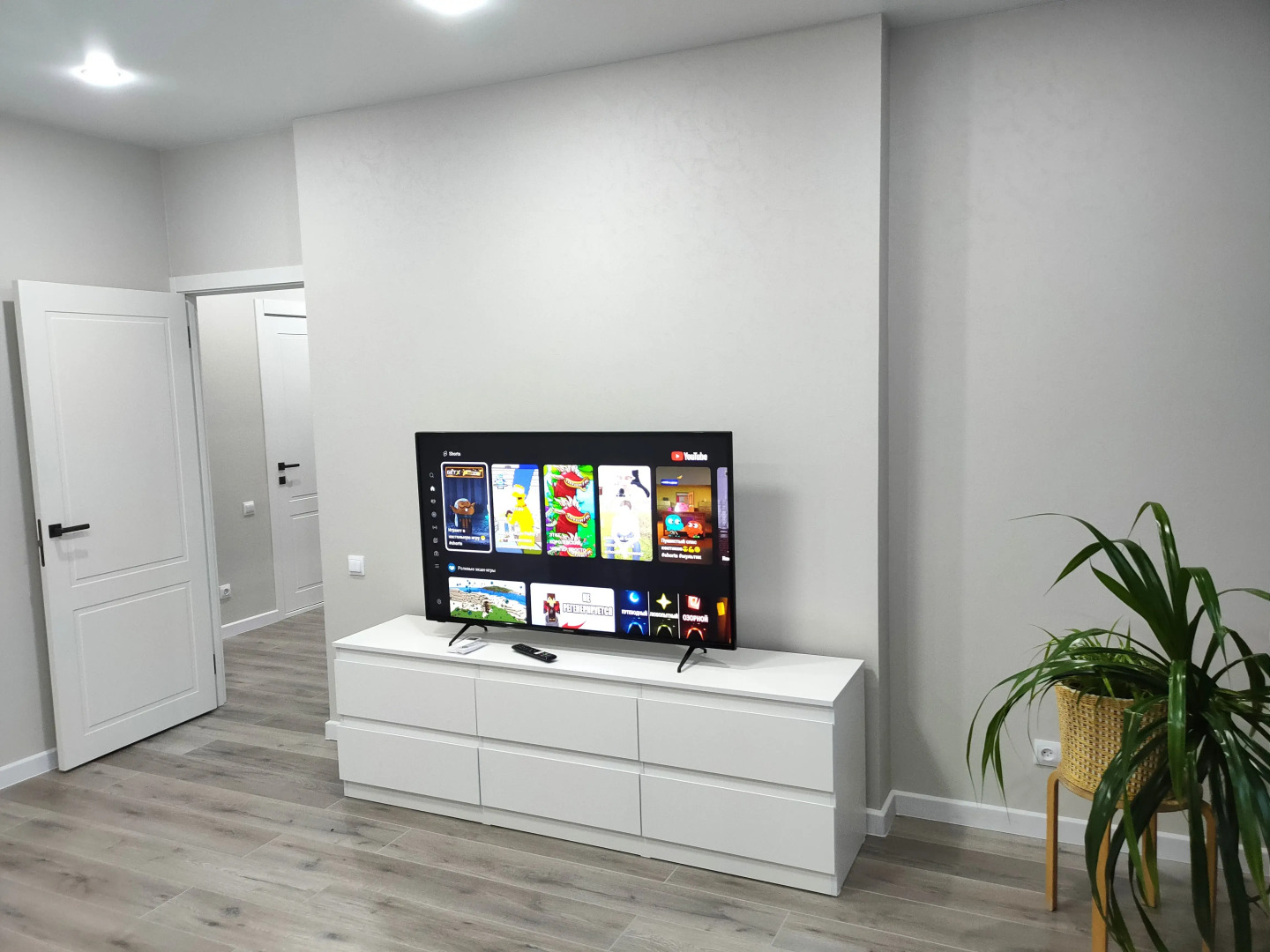 Апартаменты видовые двухкомнатные у метро на 24 этаже