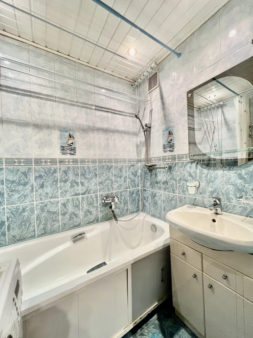 Квартира с тремя раздельными спальнями лифтом и балконом